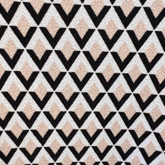 ADRIANNA PAPELL Women's Top Size Large V-Neck Blouse - Picture 3 of 4